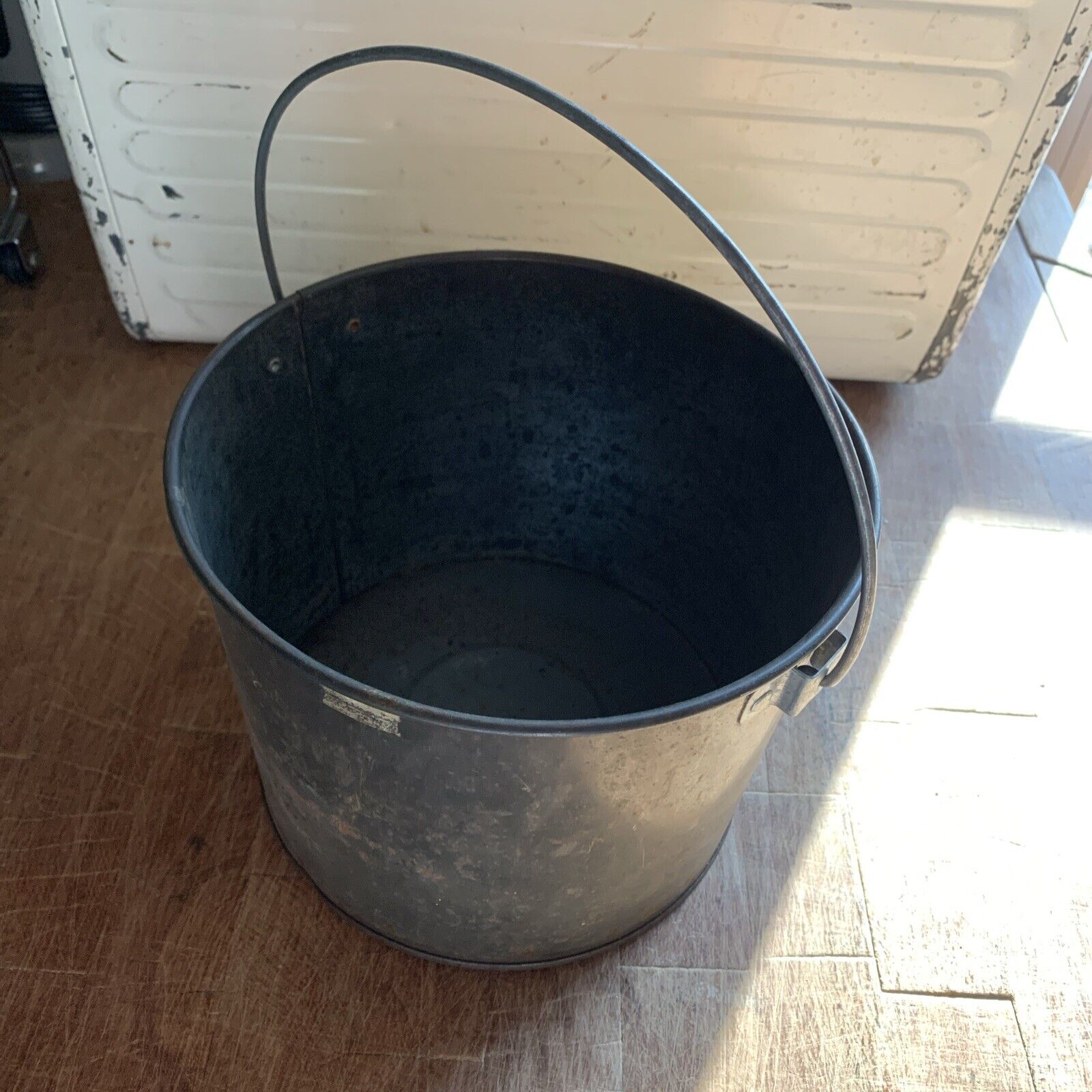 Vintage 5 Quart Tin Berry Pail Bucket w/ Bail Handle Farmhouse Country No Lid