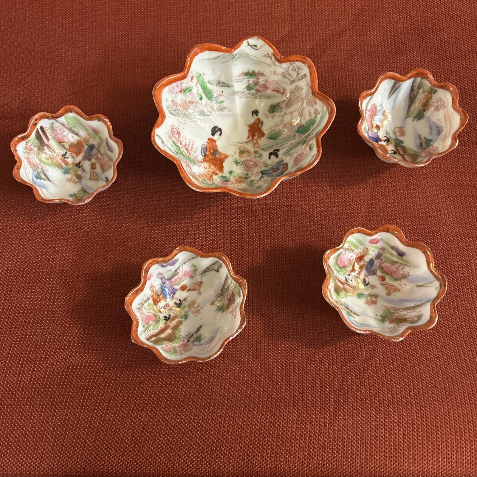 Japanese Porcelain Geisha Girl Hand Painted Scalloped Serving Bowl Set Vintage