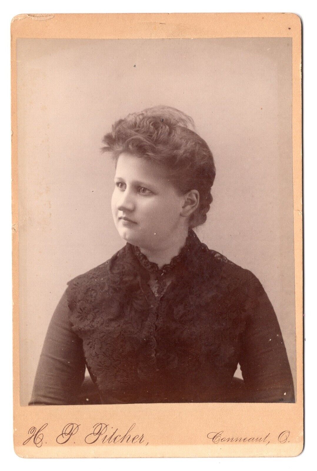 CONNEAUT OH 1870s 1880s Young Woman in Black Lace No ID Cabinet Card by PITCHER