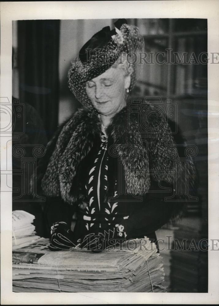 1940 Press Photo Princess Alice, Countess of Athlone at the Canadian Red Cross