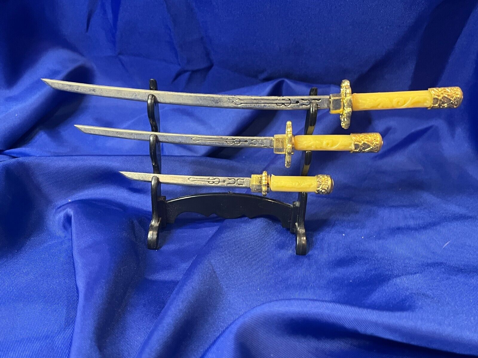 Mini Metal Samurai Swords set of 3 w/ Display Letter Openers 8\