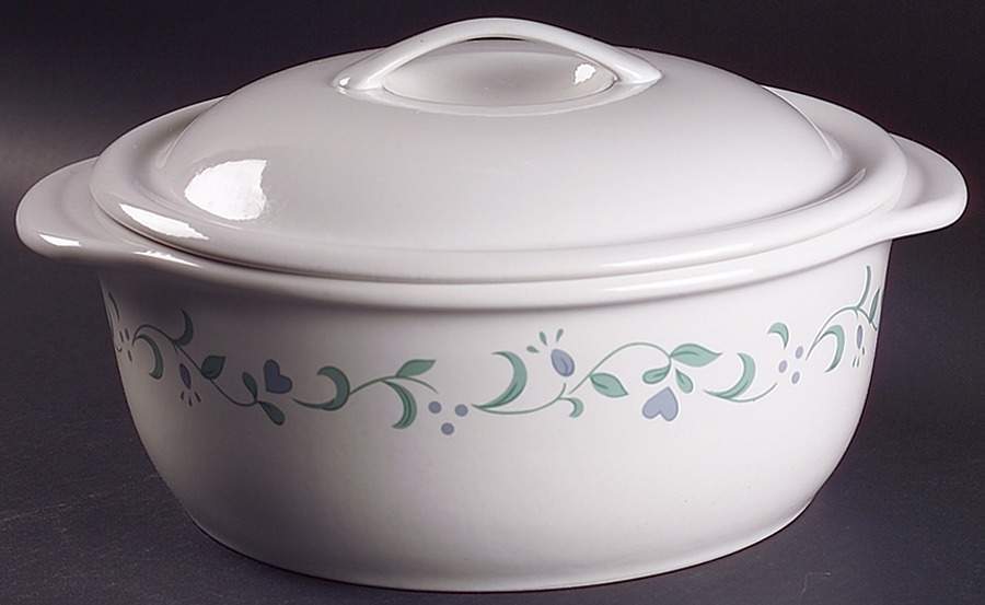 Corning Country Cottage  2.5 Quart Round Covered Casserole 6731115