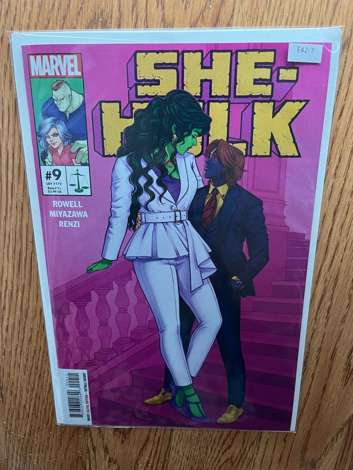 She-hulk 9 Marvel Comics high grade - E42-7