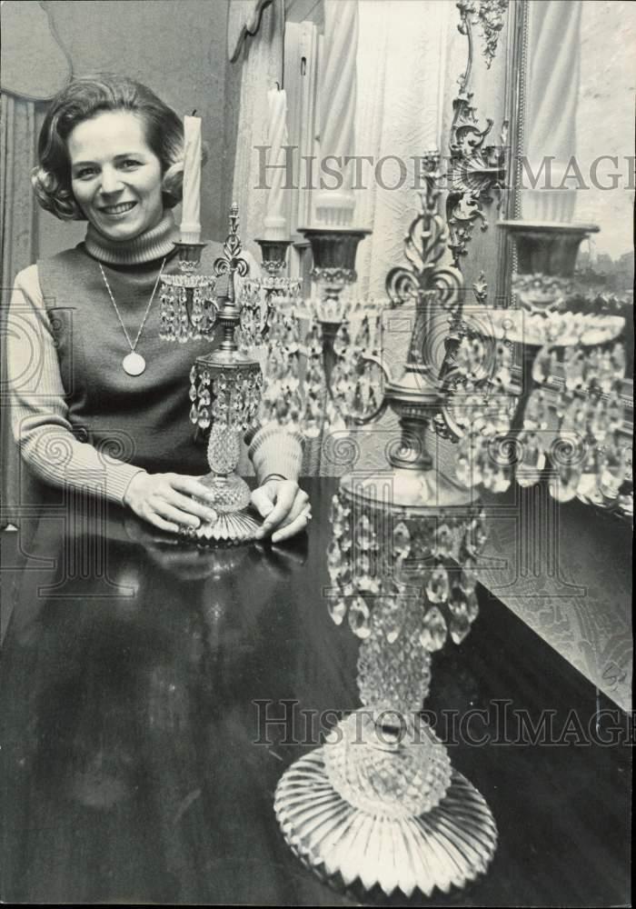 1972 Press Photo Mrs. Dan Evans shown with candle holders at Governor\'s Mansion