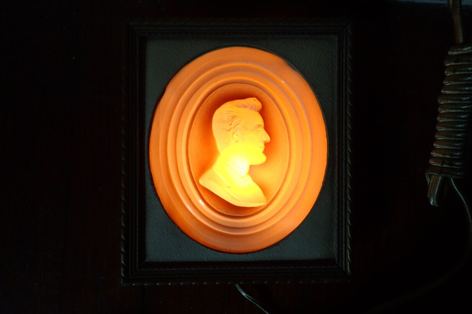 ANTIQUE LIGHTED CELLULOID ABE LINCOLN SILHOUETTE