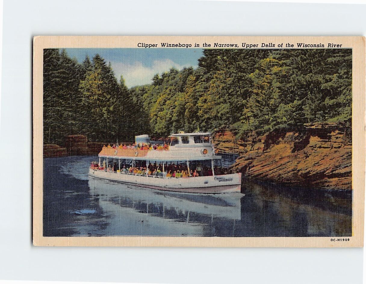 Postcard Clipper Winnebago in the Narrows Upper Dells of the Wisconsin River USA