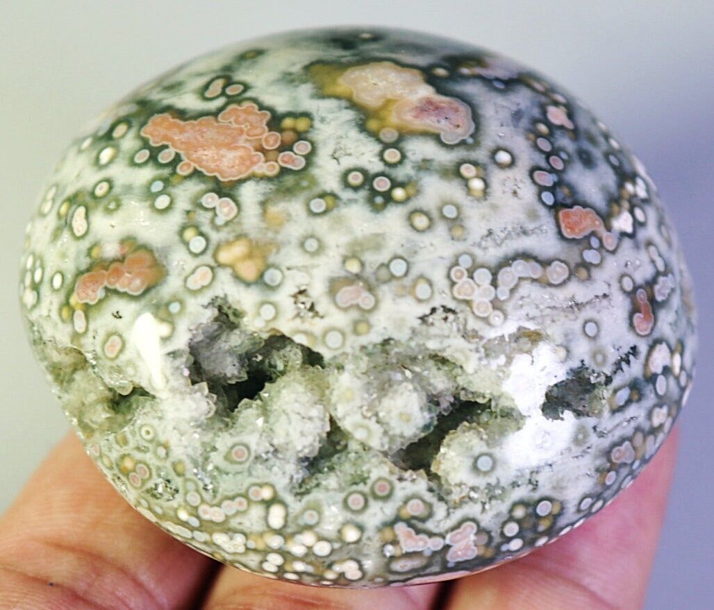 Top  Natural Round Eye Ocean Jasper Agate Quartz Crystal Plam Stone Specimen