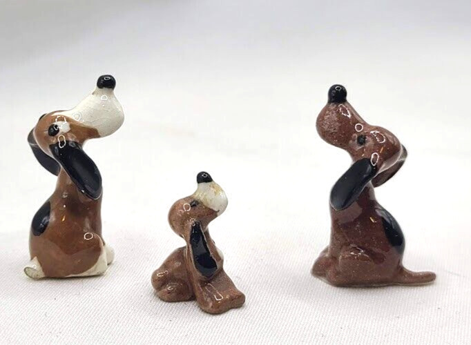 3 miniature porcelain Basset Hound DOG figurines 1\