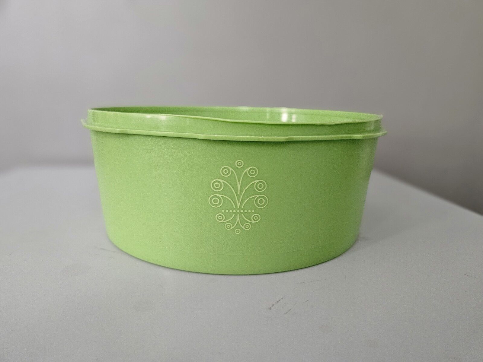 Vintage Tupperware Servalier Canister Container Green 1204-2. No Lid