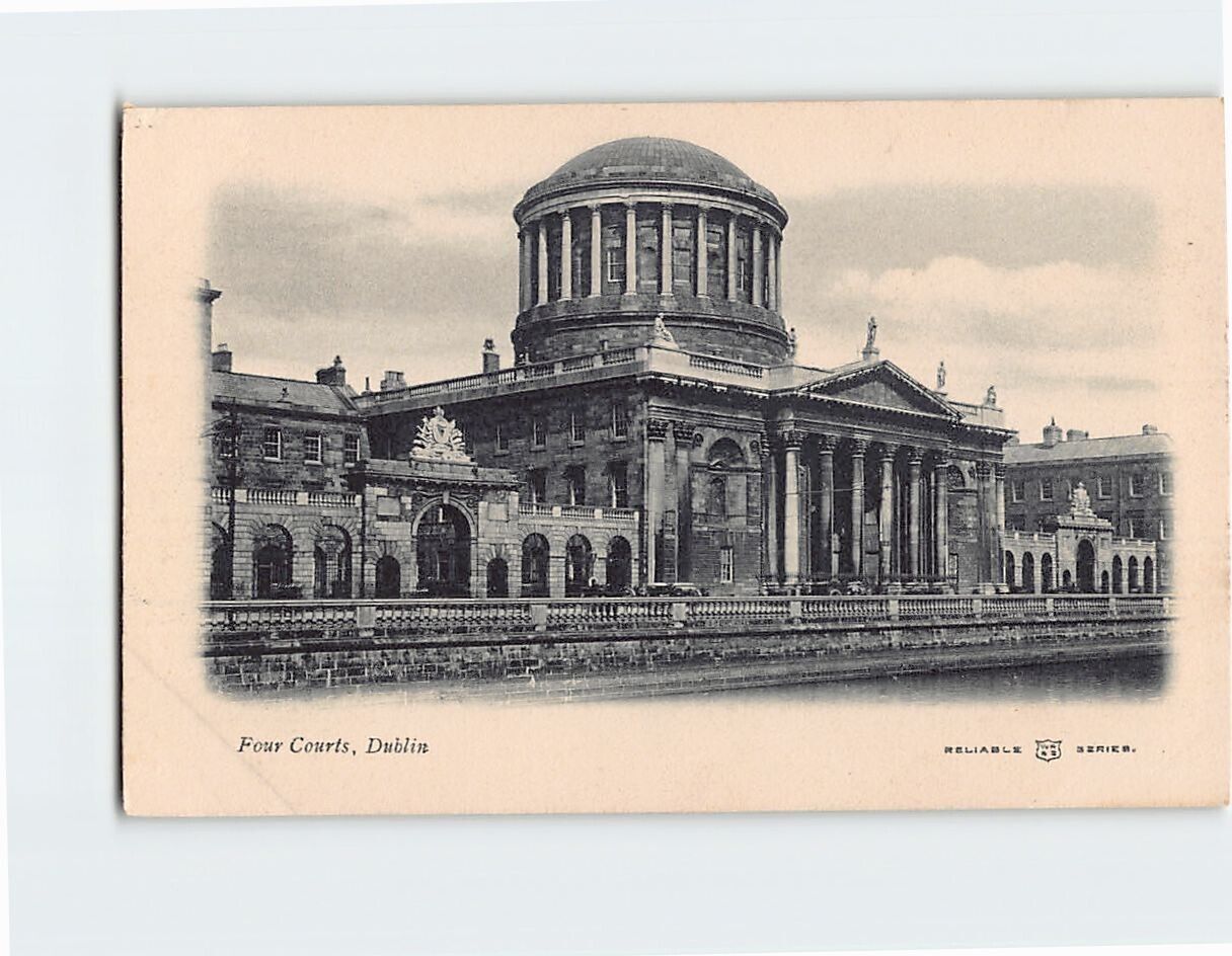 Postcard Four Courts, Dublin, Ireland