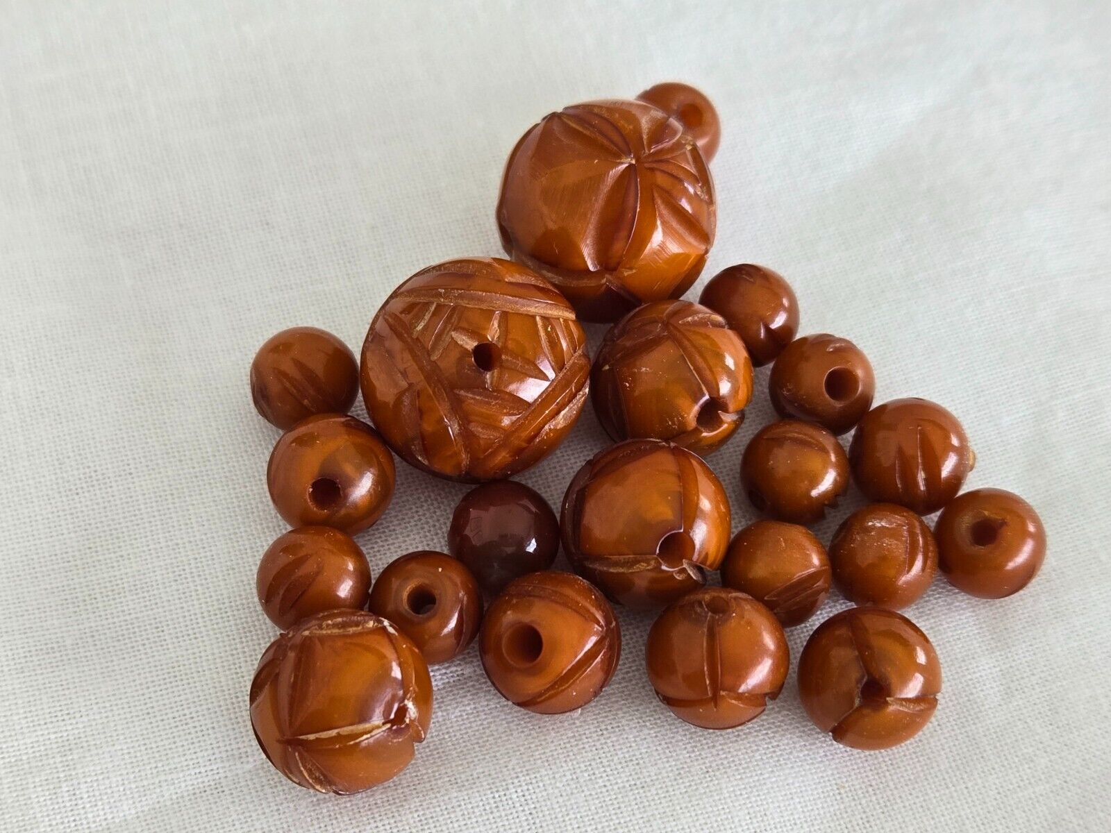 Antique,vintage,BAKELITE,beautifully carved beads,GORGEOUS HONEY COLOR, 20 TOTAL