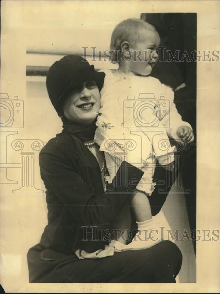 1926 Press Photo Mrs. Reginald Vanderbilt & Gloria Laura Morgan Vanderbilt in NY