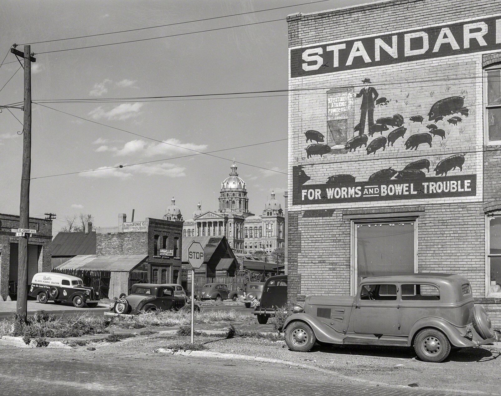 1939 DES MOINES Street Scene DEPRESSION ERA  8.5x11 PHOTO