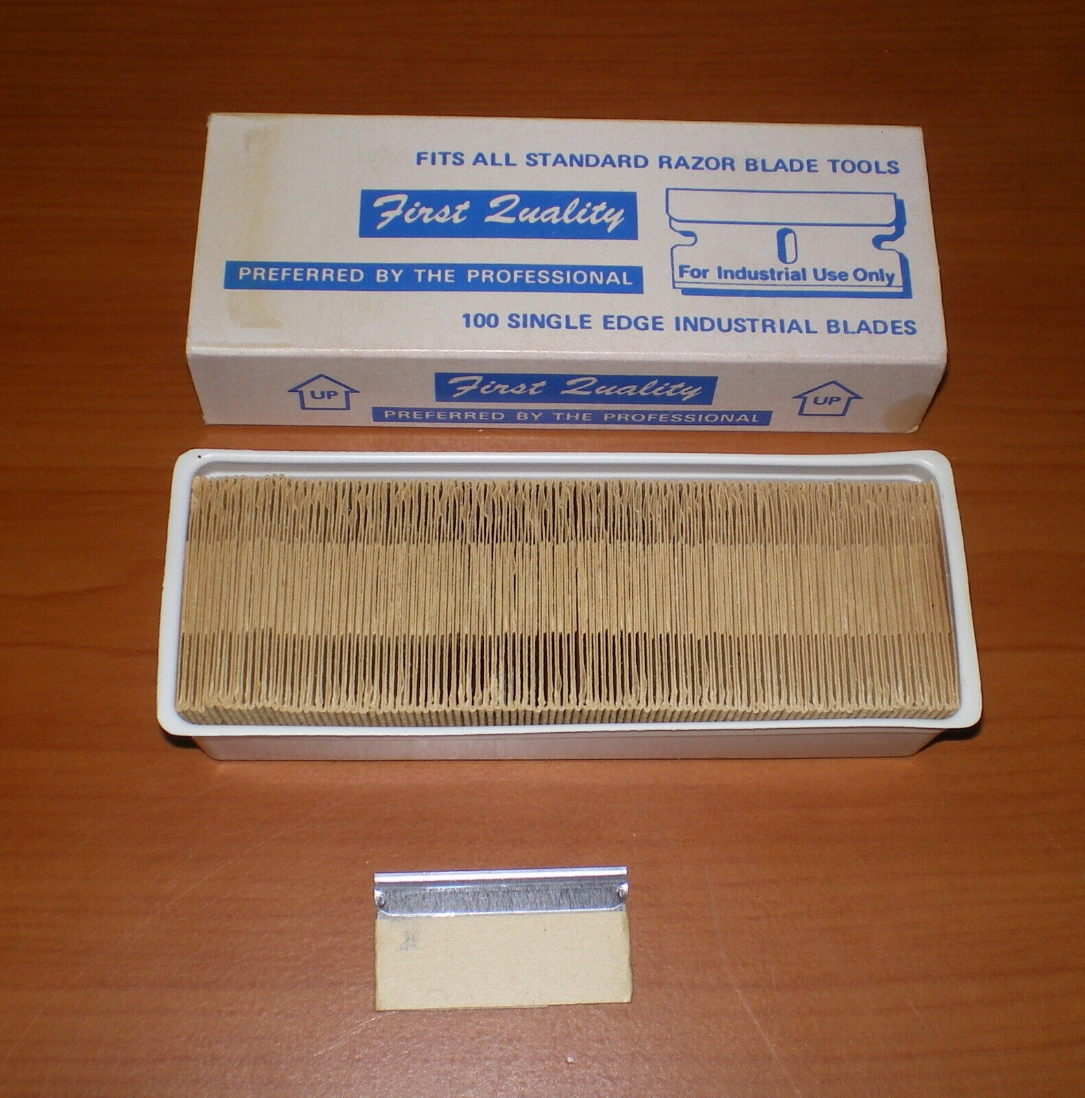 100 Vintage Single Edge INDUSTRIAL Surgical Carbon Steel Razor Blades + Box USA