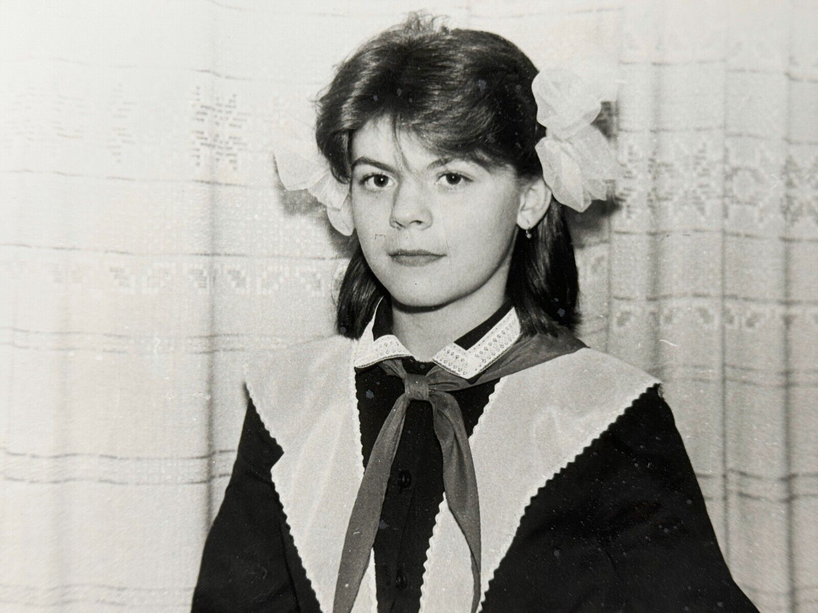 1980s Pretty Schoolgirls Teenager Snapshot Vintage Amateur Photo Portrait