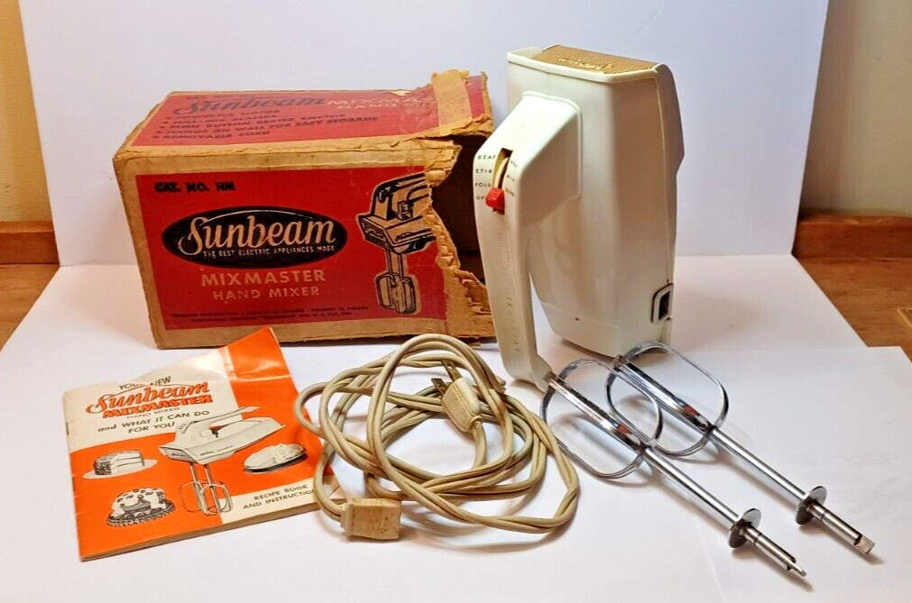 1957 Sunbeam Mixmaster Hand Mixer White Model HM 3 Speed Beaters & Manual WORKS