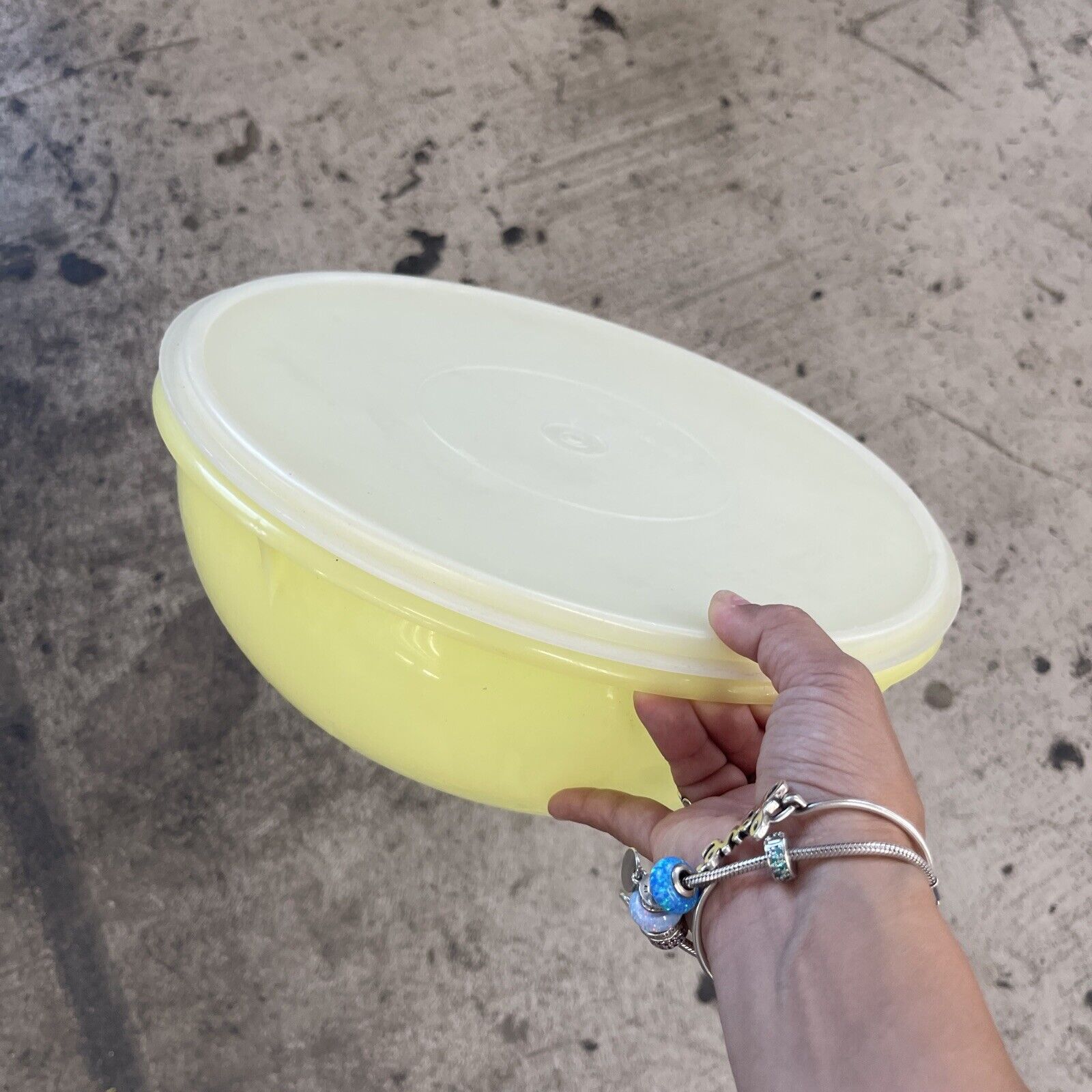 Vintage Tupperware Large Fix N Mix Pastel Yellow Bowl #274-5 With Lid H03