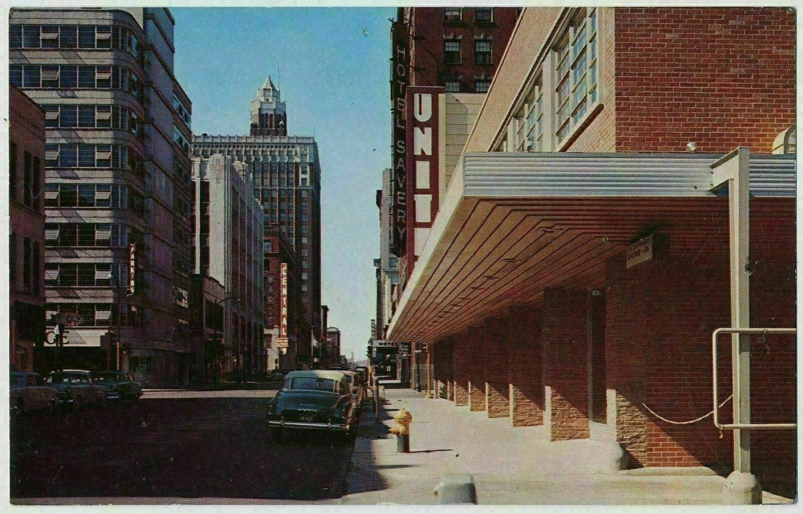 Locust Street, Des Moines, Iowa 1940\'s