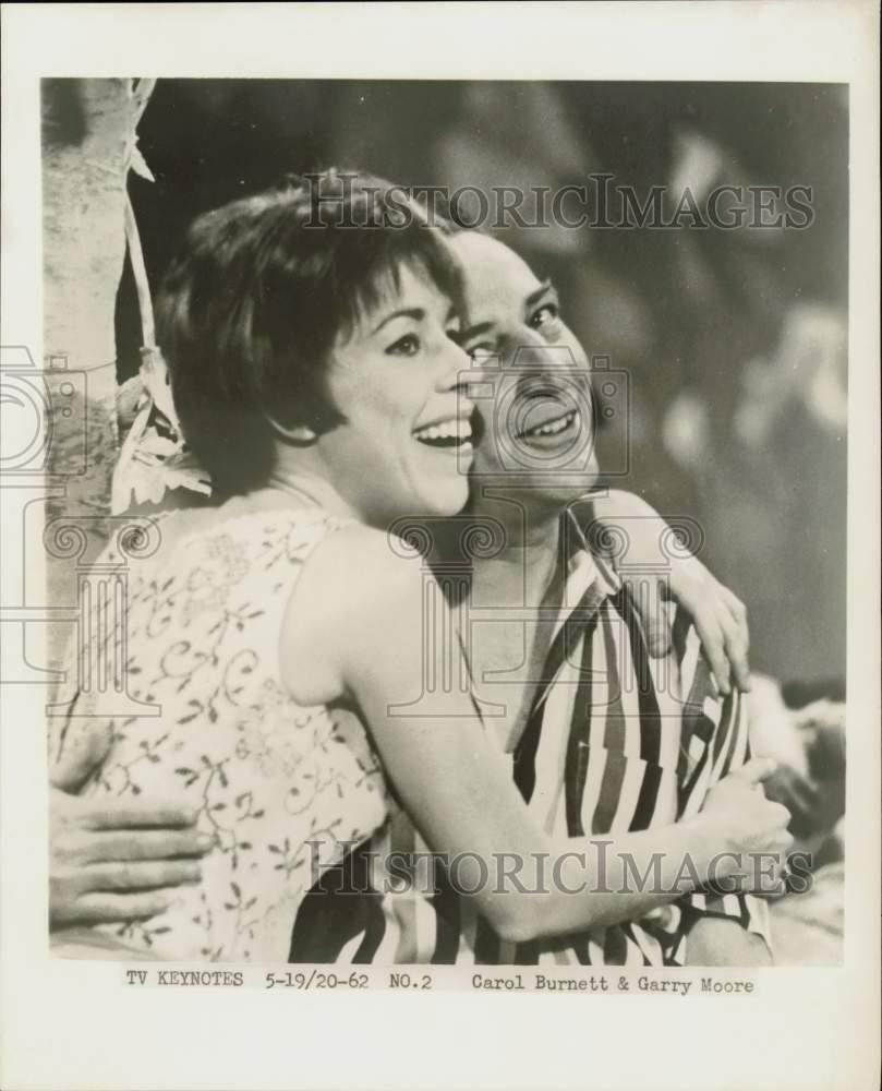 1962 Press Photo Carol Burnett and Garry Moore, actors. - kfa17398