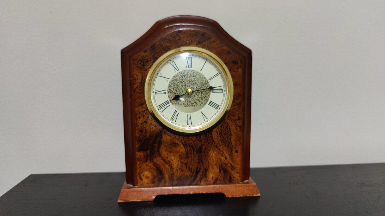 Seiko Wood Mantle Clock / All Functoons Work Perfectly