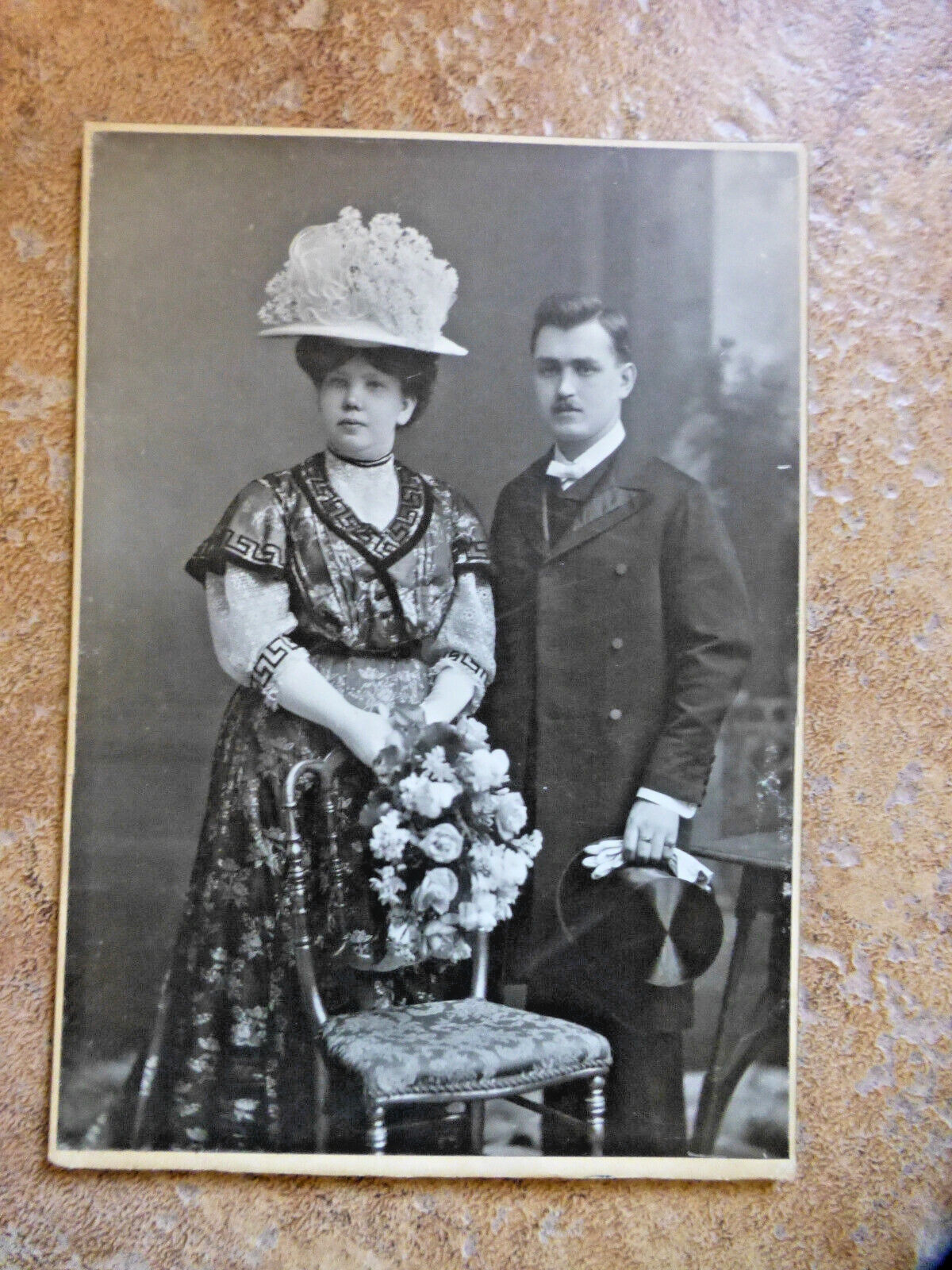 Cabinet Card Photo Elegant Edwardian Couple Fine Fashion Stunning Hat and Boquet