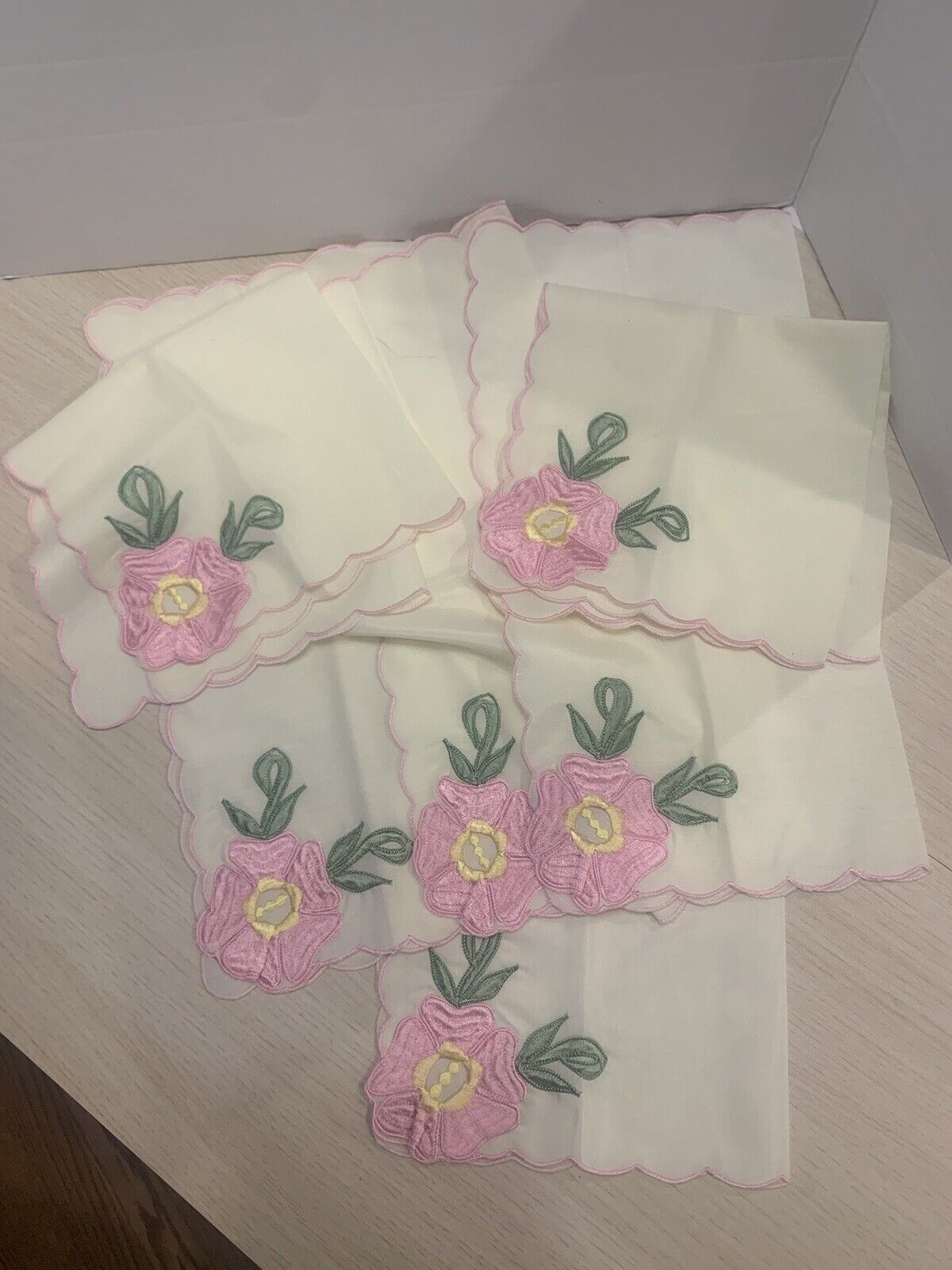 VINTAGE IVORY FLORAL EMBROIDERED NAPKINS -6 Pieces 15.5” X 15.5”