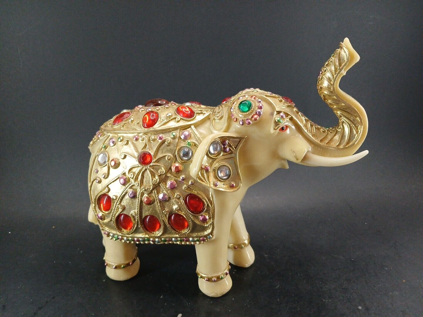 elephant figurine vintage Plastic