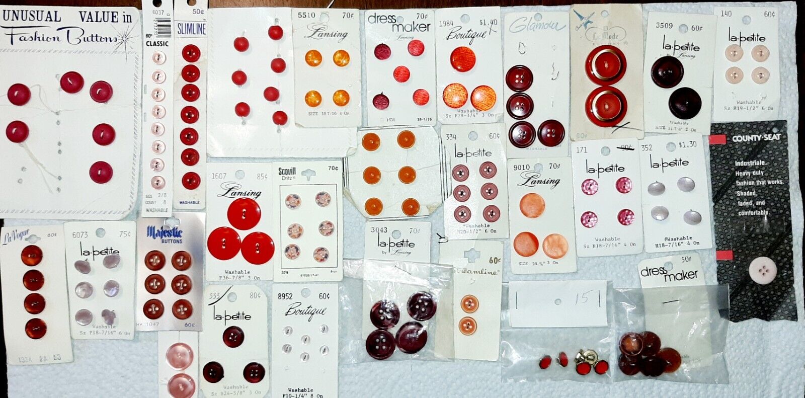 Wonderful Vintage Mixed Lot 130 Red Pink Orange Buttons Various Materials Sizes 