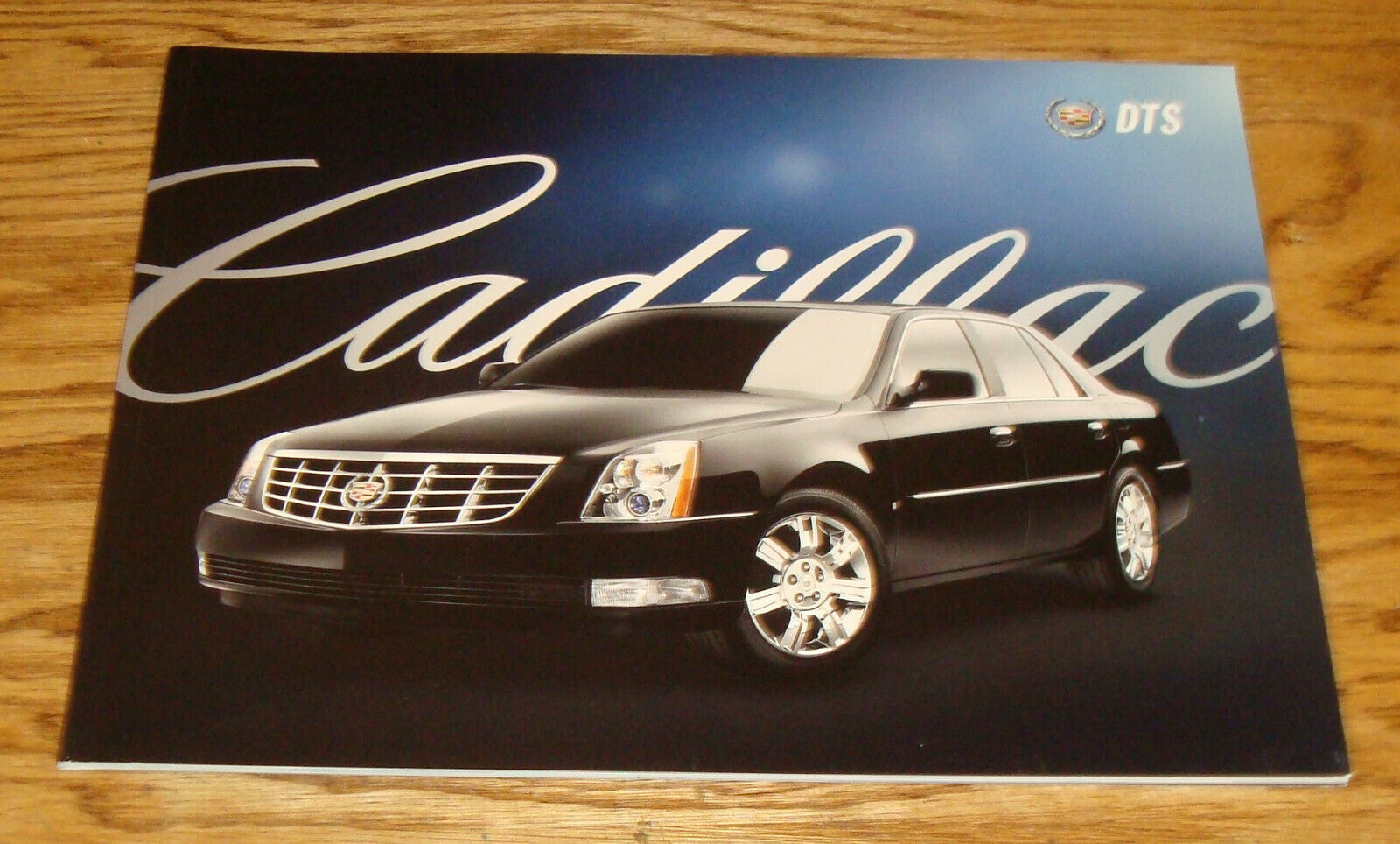 Original 2009 Cadillac DTS Deluxe Sales Brochure 09