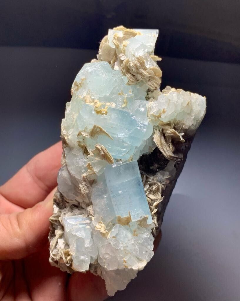 512 Gram  Top Quality Aquamarine Crystal With Mica  From Skarudu Pakistan