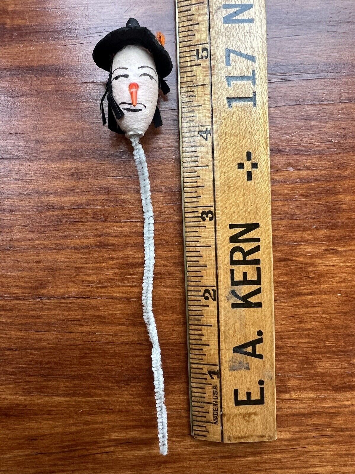 VINTAGE SPUN COTTON HALLOWEEN WITCH HEAD ON PIPE CLEANER STEM JAPAN AS IS