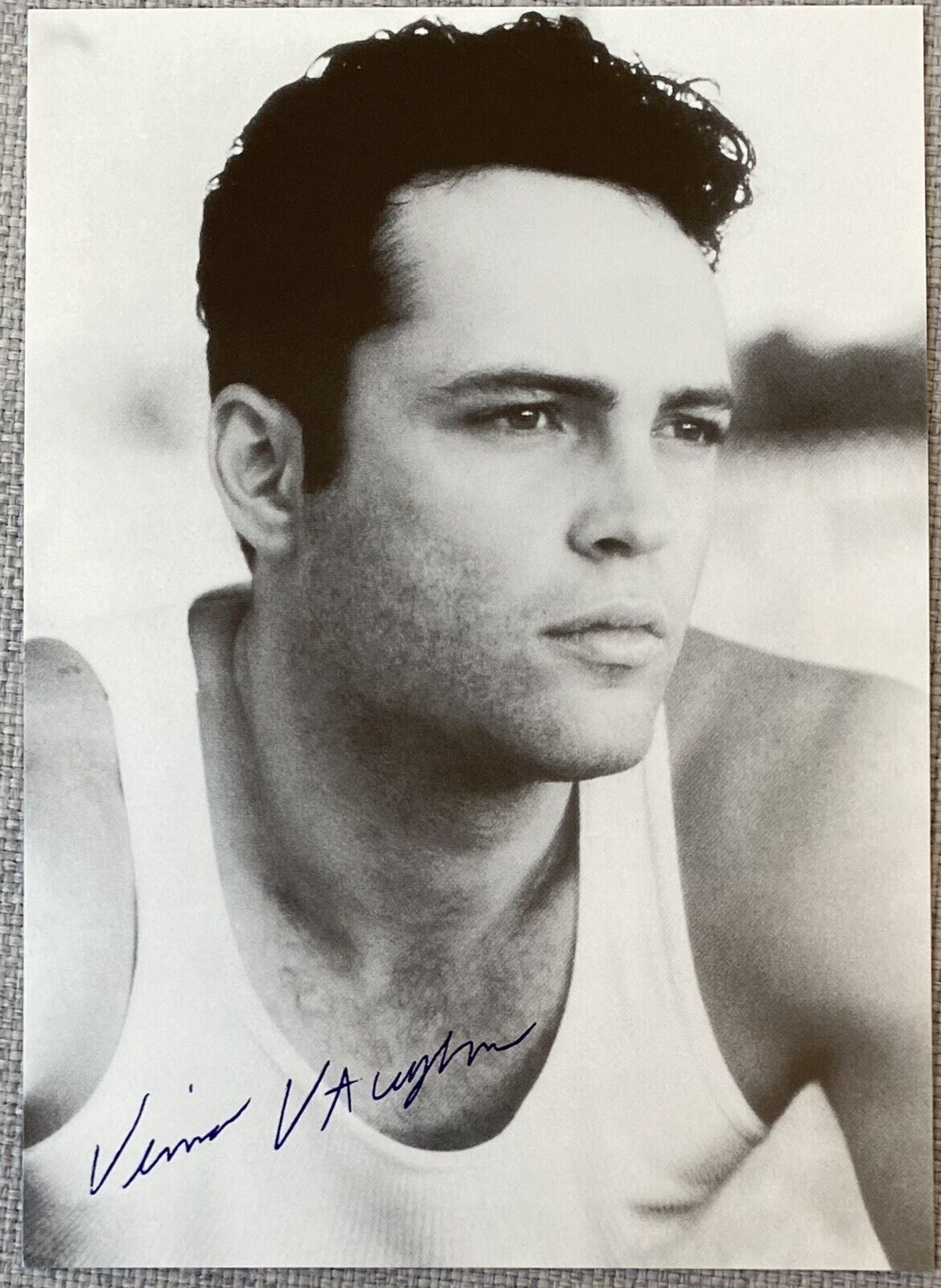 Vince Vaughn Signed 5x7 B&W Promo Photo - Collectible, Wedding Crashers