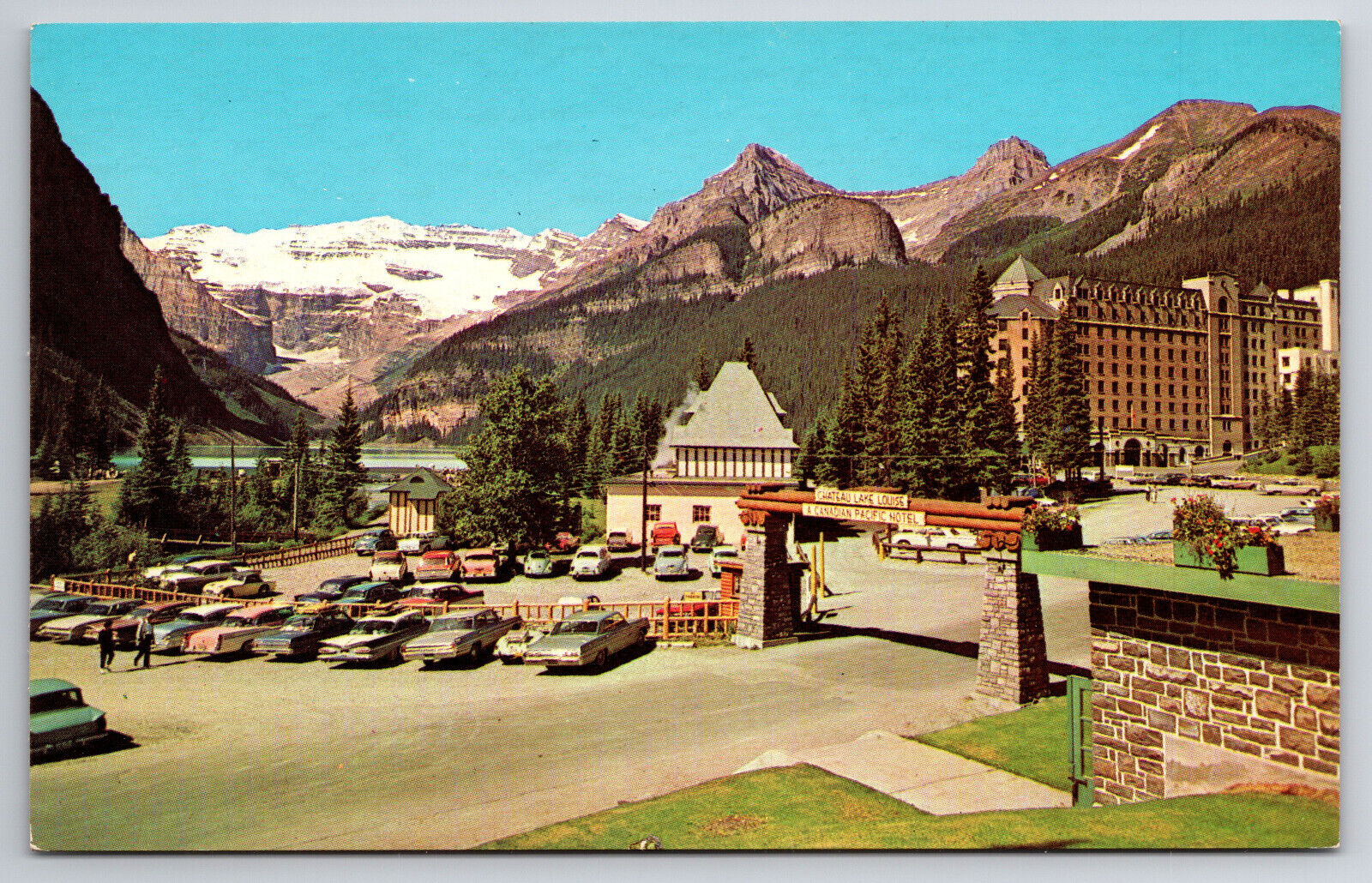 Vintage Canada Postcard Gateway Chateau Lake Louise