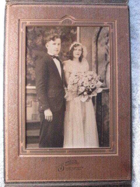 Antique Wedding Portrait Photograph, Baron\'s Photo Studio, Detroit, Michigan