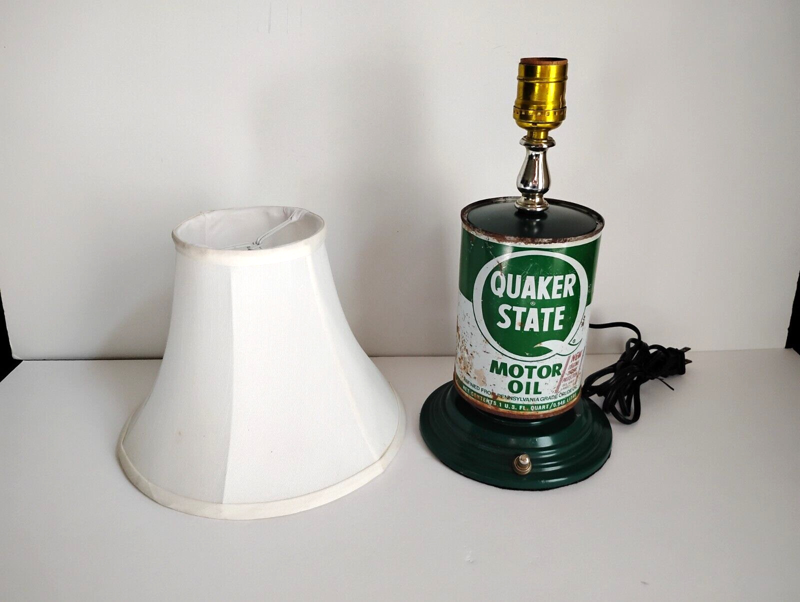 Vintage Quaker State Motor Oil Can Lamp with Shade 1 Quart Gas Petroliana