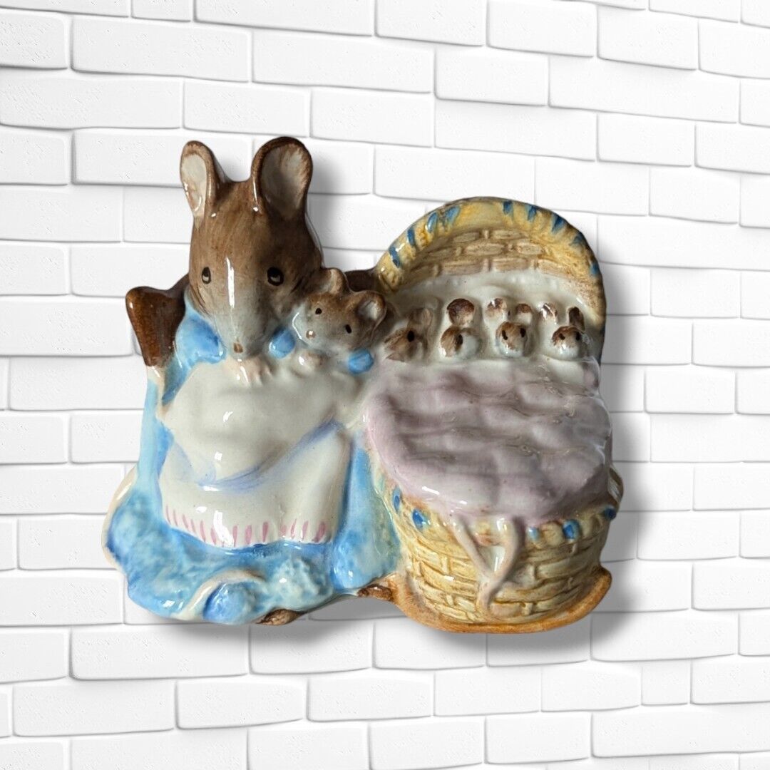 Beswick England Beatrix Potter Hunca Munca Peter Rabbit Porcelain Figurine 