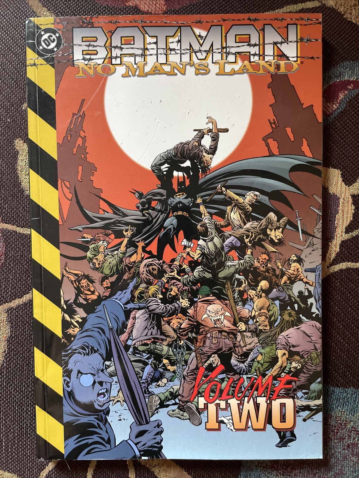 Batman: No Man\'s Land #2 (DC Comics March 2000)