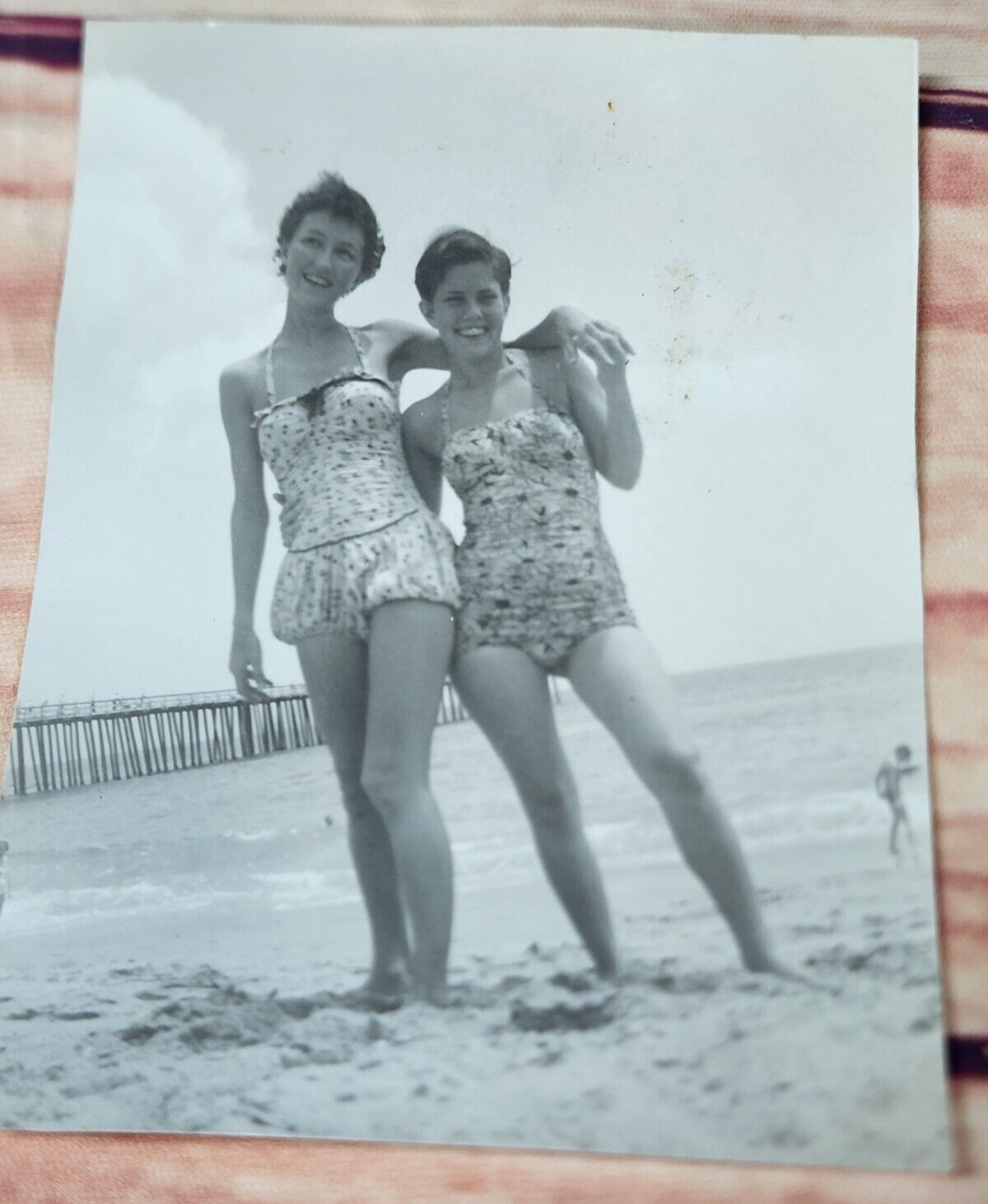 Vintage Black & White Snapshot Beautiful Young Girls Beach In Swim Suit Pinup