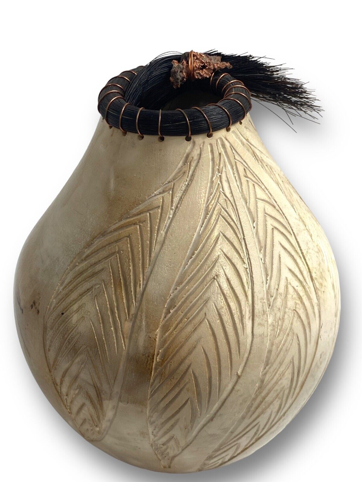 Native American Ojibwa Artist Ed Gray JIKIWE Pottery Vessel Carved Feathers Mich