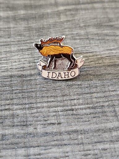 Vtg Idaho Elk Pin Hand Painted Pinback