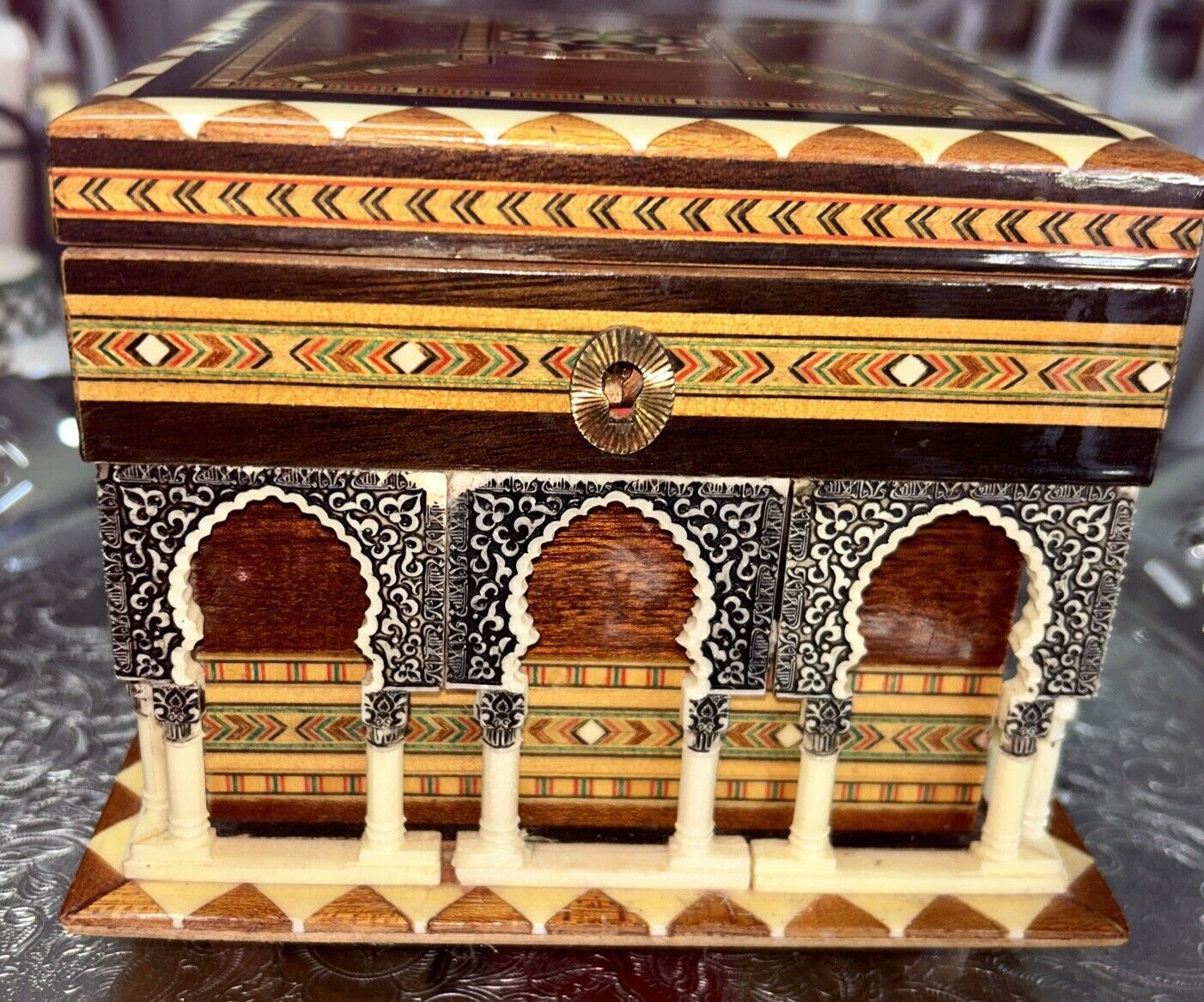 Alhambra Palace Music Box