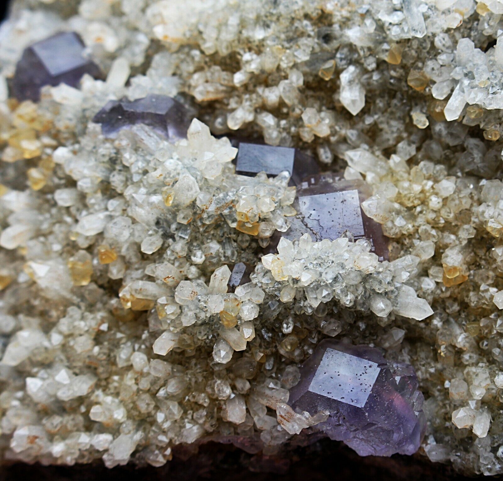beautifulTranslucent Gem Level Purple Fluorite Crystal Mineral Specimen/China