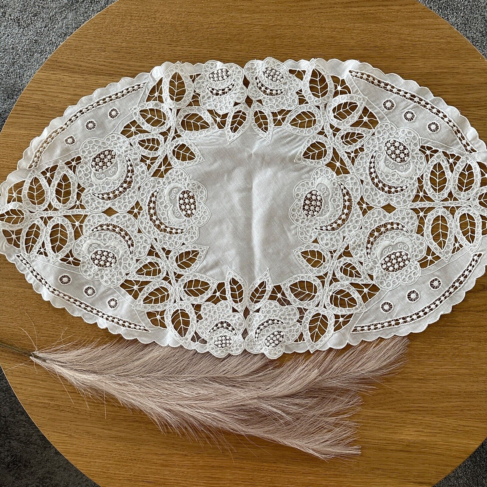 Vintage white oval doily linen embroidered cutwork leaves floral design 32\