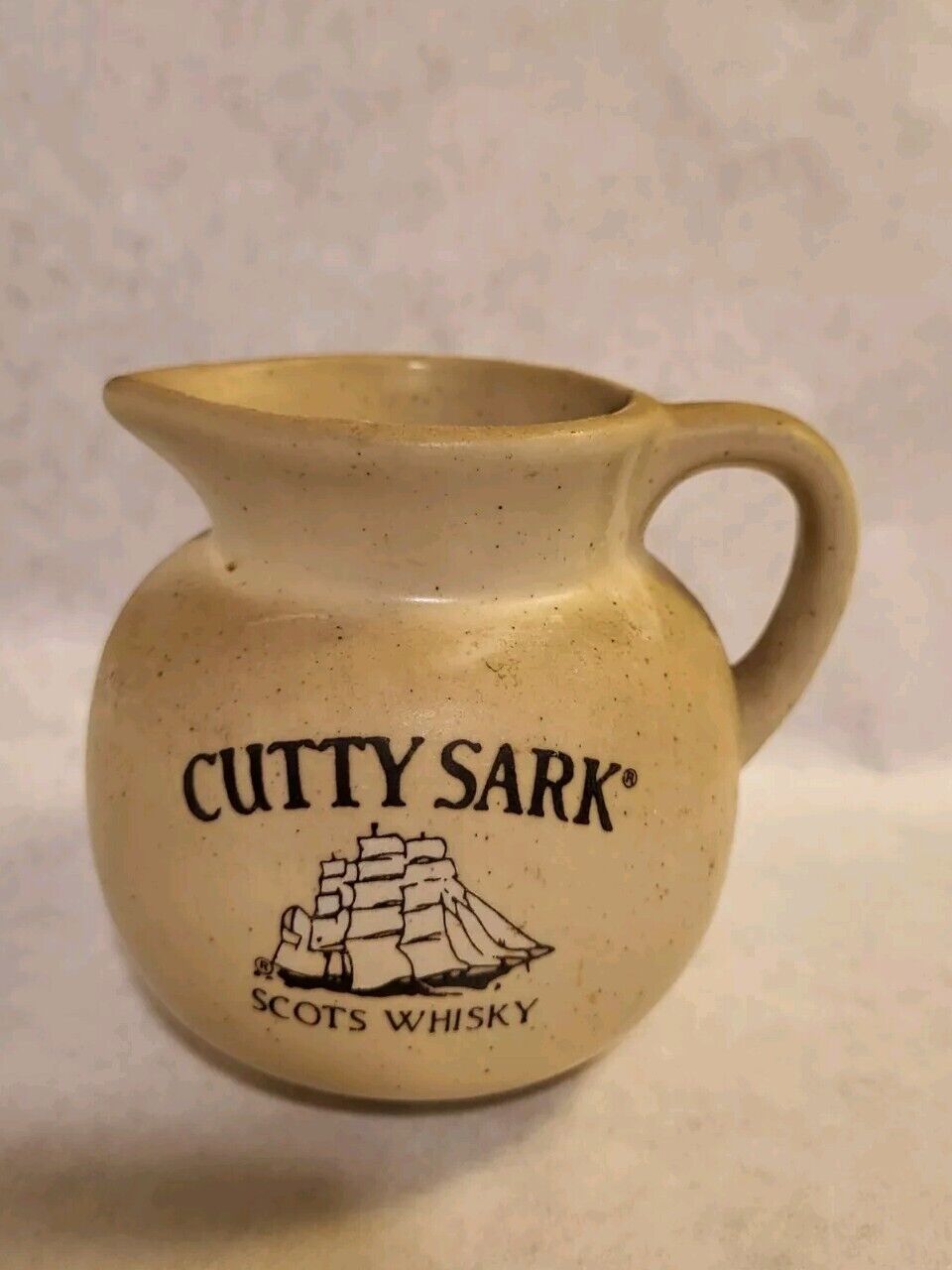 Vintage Stoneware Cutty Sark Scots Whiskey Pitcher Jug 2 1/2 Pint Barware