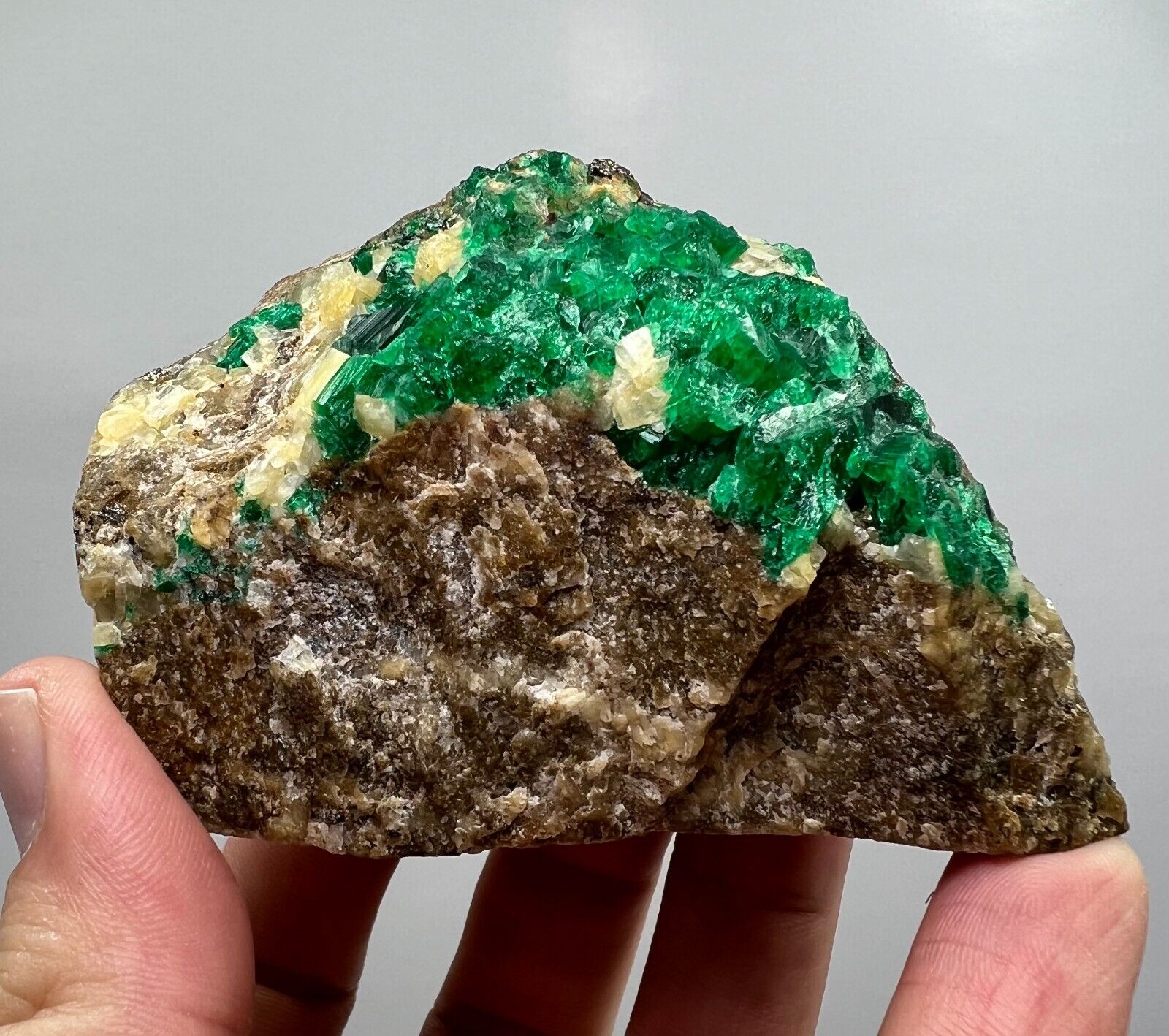 188 GM Top Green EMERALD Crystal on Matrix From Panjshir Afghanistan