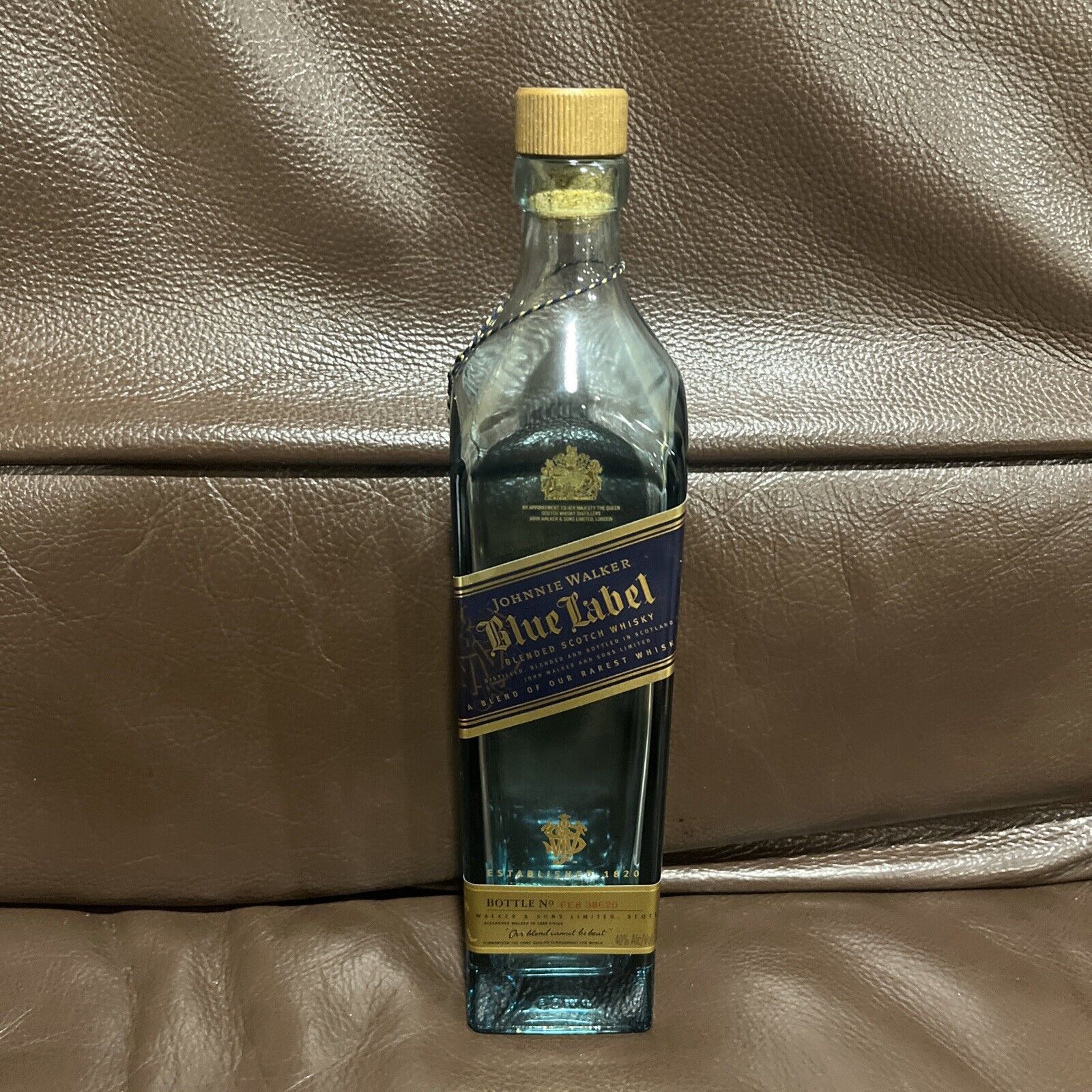 Johnnie Walker Blue Label Scotch Whiskey 750ml Empty Bottle With Box. 
