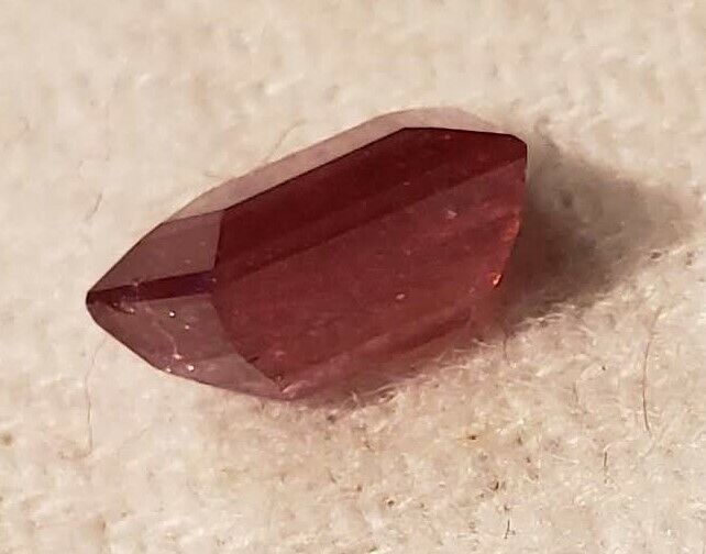 Genthelvite faceted red 1.15 ct. Mont Saint-Hilaire Canada Very rare