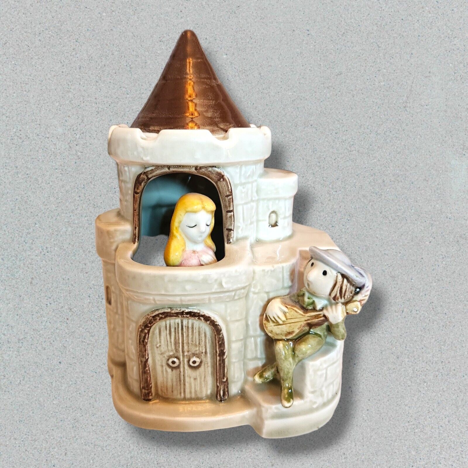 Vintage 1980 Otagiri Ceramic Castle Moving Music Box Romeo & Juliet