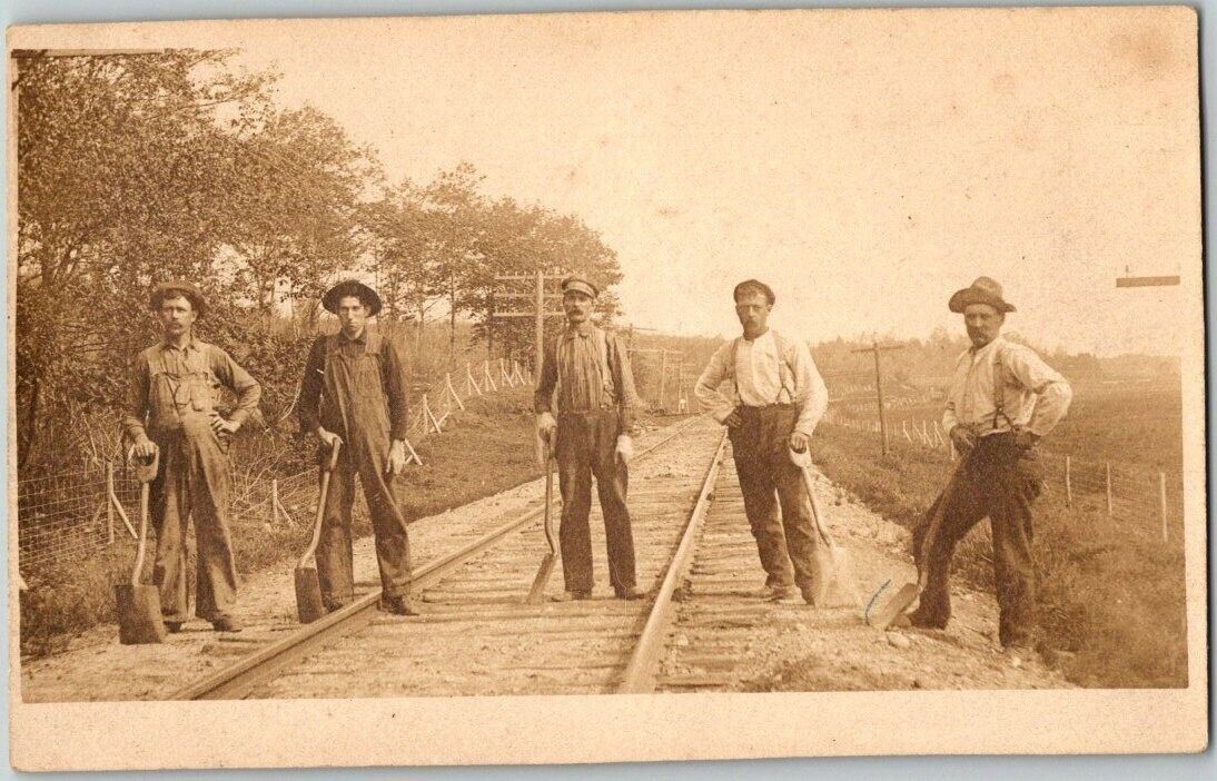 VINTAGE RPPC REAL PHOTO POSTCARD 5 MEN working ON RAILROAD TRACKS pre-1907 A691