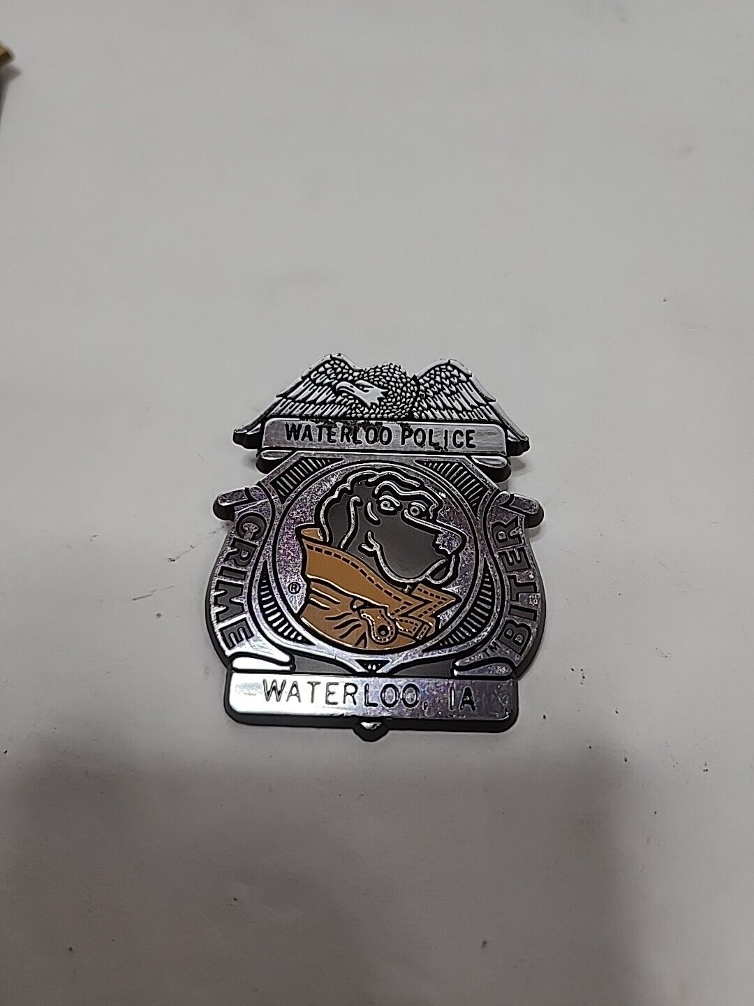 McGruff the Crime Dog Waterloo, IA Pin/button Rare Vintage